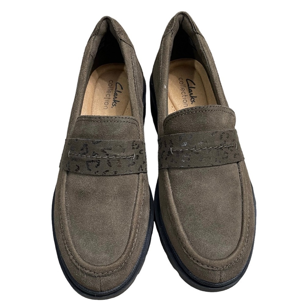 Clarks Women's Calla Ease Loafer Flat,color green olives,size 7 NEW
